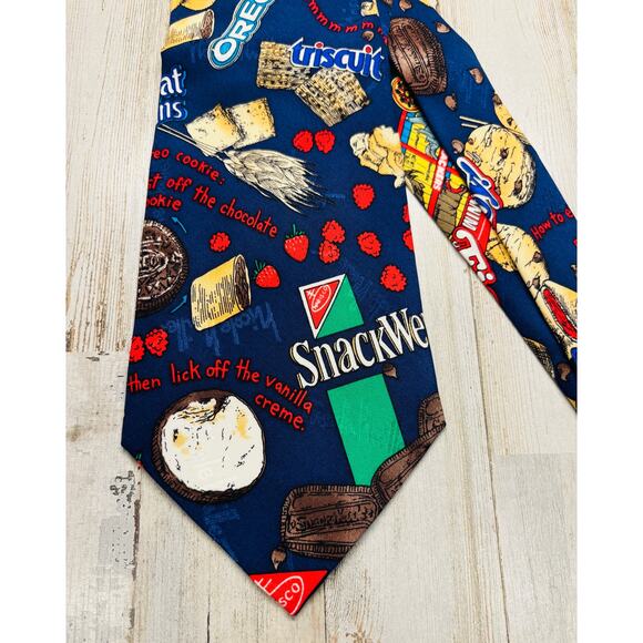 Nicole Miller 1994 Snackwells Oreo, Nabisco Tie 100% Silk Tie EUC - Picture 2 of 3
